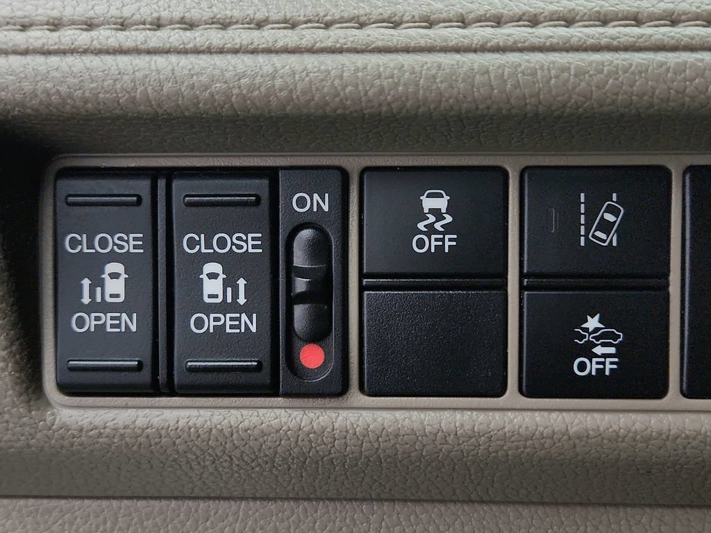 Used 2019 Honda Odyssey EX image 17