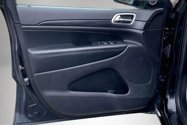 Used 2019 Jeep Grand Cherokee Altitude image 17