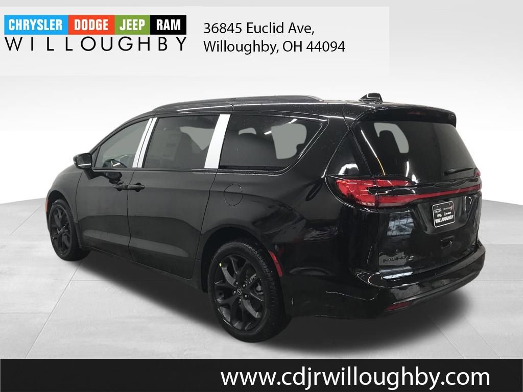 New 2026 Chrysler Pacifica Select w/ S Appearance Package image 6