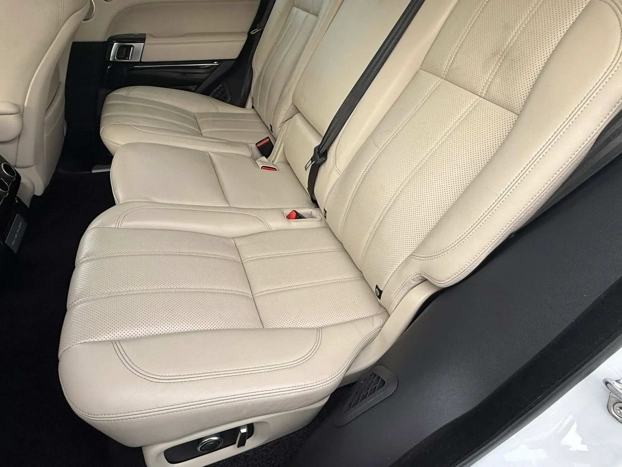 Used 2017 Land Rover Range Rover Supercharged AWD/4WD image 33