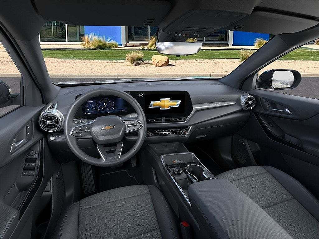 New 2026 Chevrolet Equinox LT w/ Convenience Package II FWD image 45