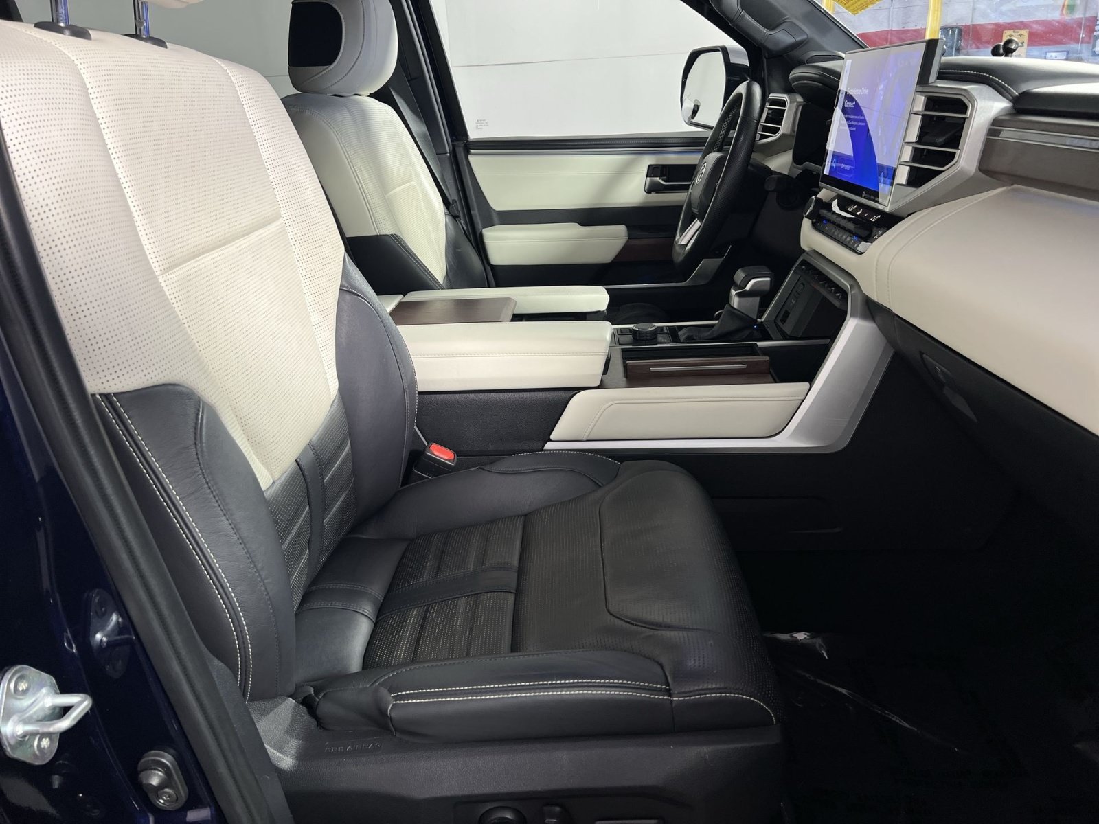 Used 2022 Toyota Tundra Capstone AWD/4WD image 31