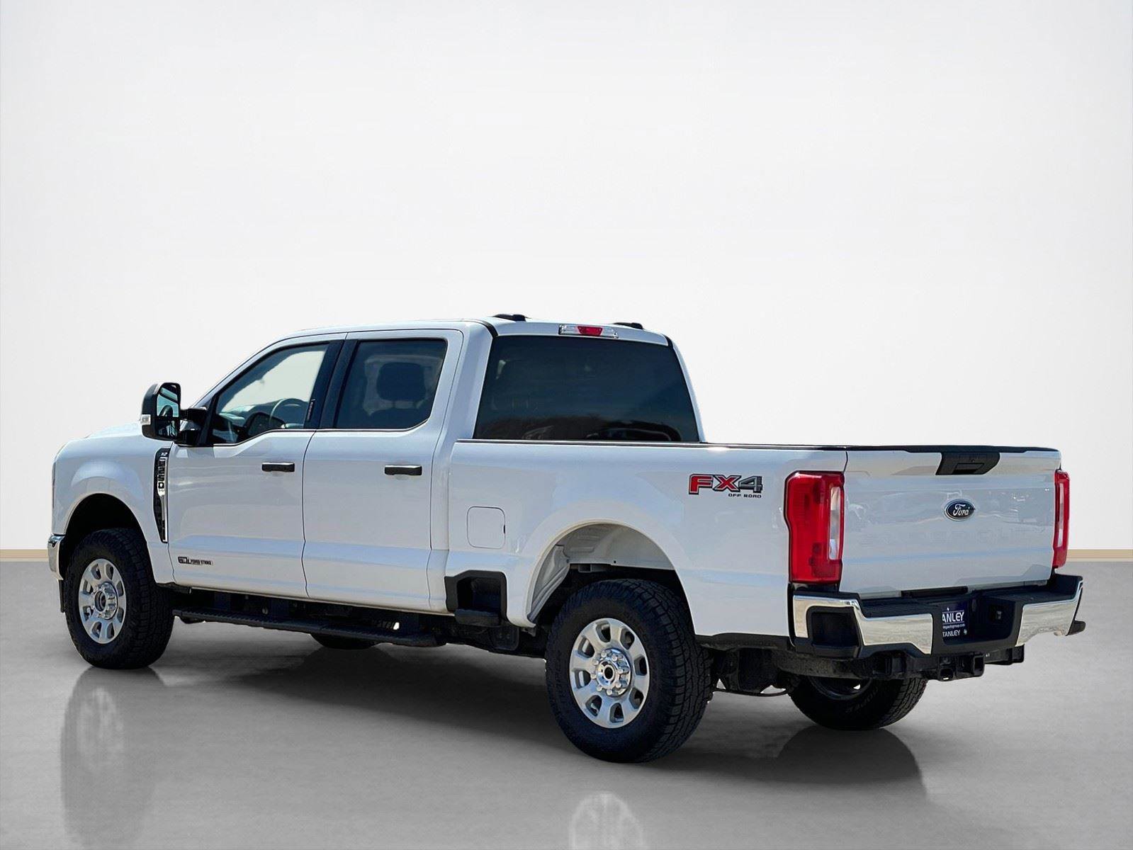 Used 2024 Ford F250 XLT w/ FX4 Off-Road Package image 5