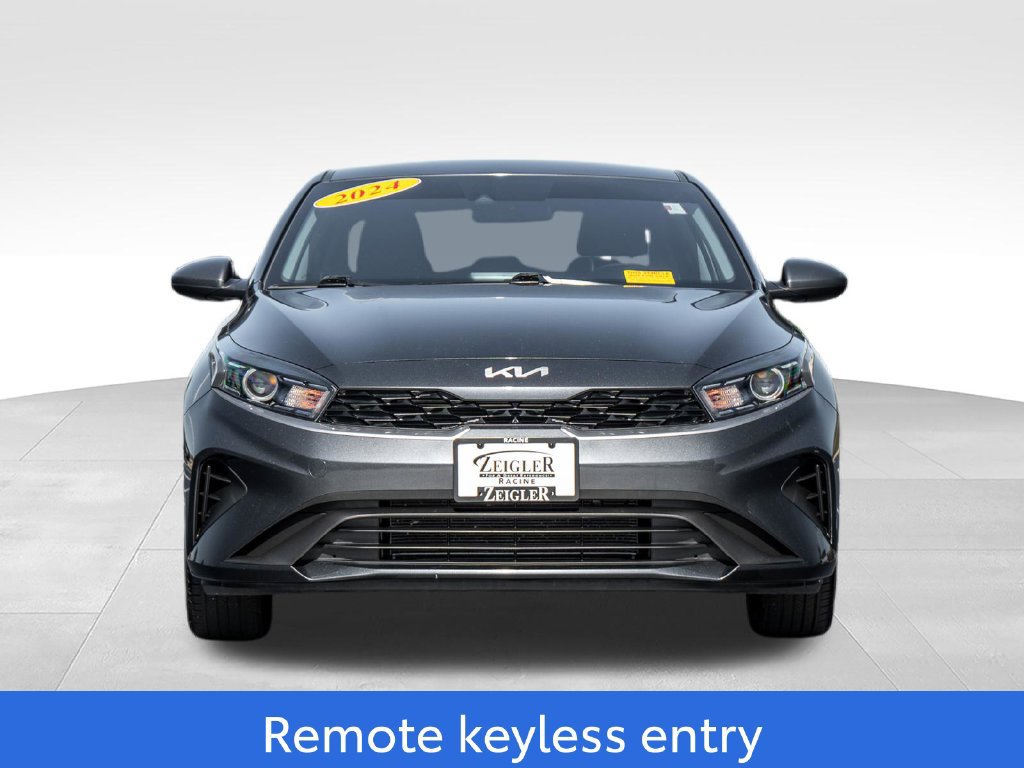 Used 2024 Kia Forte LXS FWD image 2