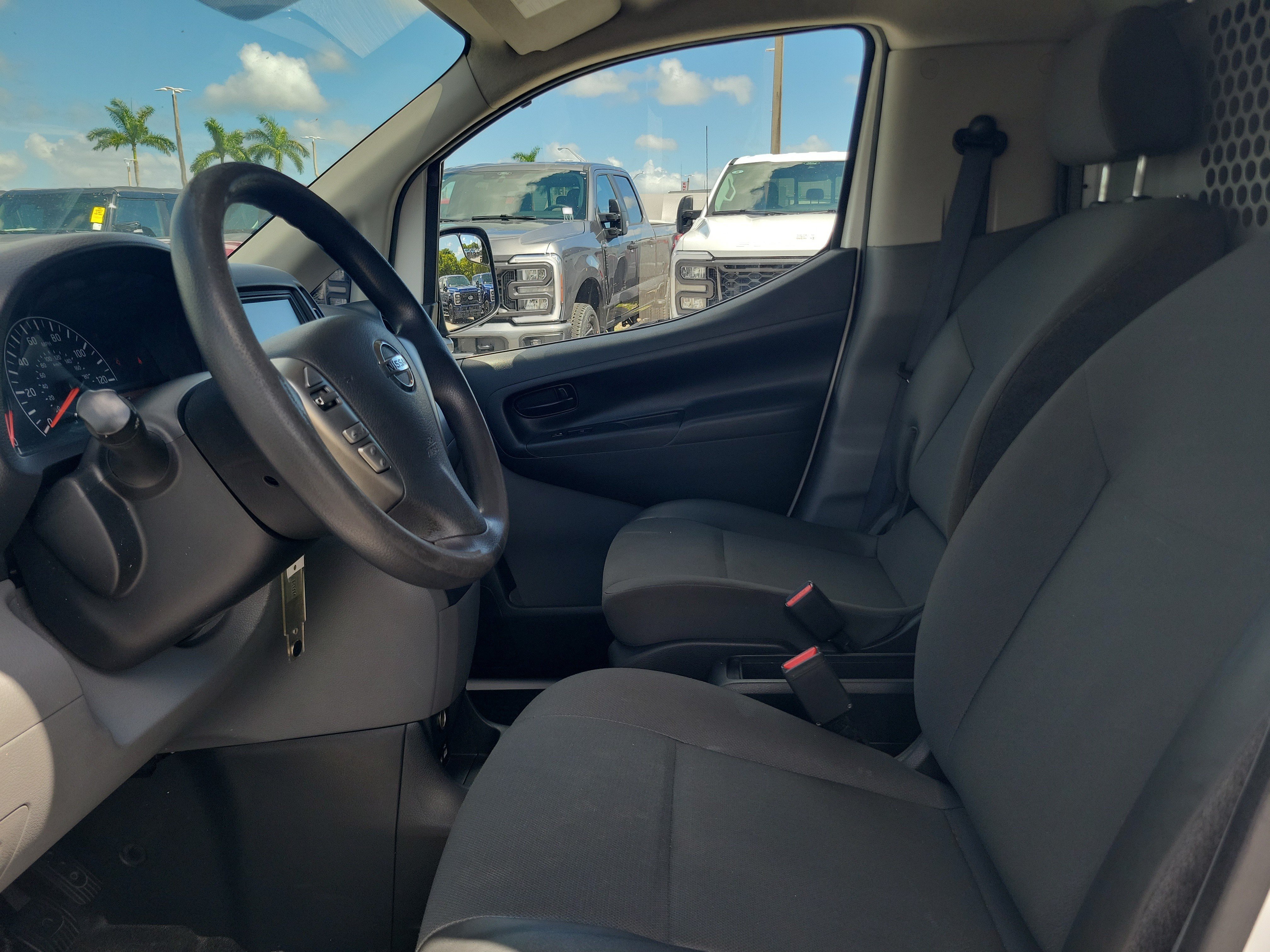 Used 2020 Nissan NV200 S FWD image 11