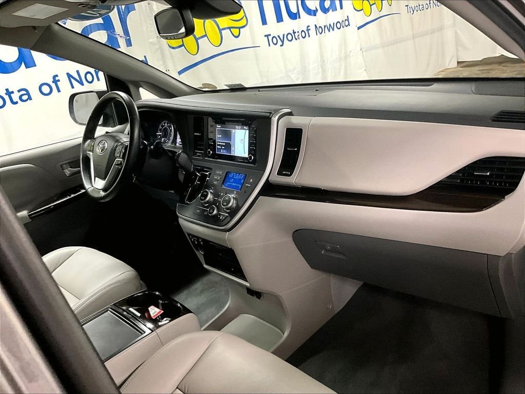 Certified 2020 Toyota Sienna XLE Premium AWD/4WD image 14