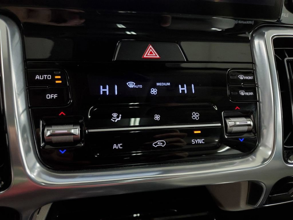 Used 2023 Kia Sorento SX FWD image 19