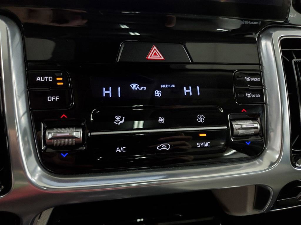 Used 2023 Kia Sorento SX FWD image 19