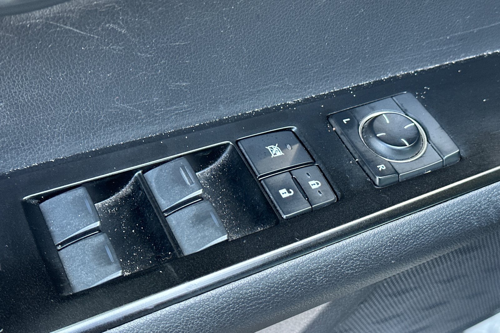 Used 2019 Lexus UX 200 w/ Premium Package FWD image 12