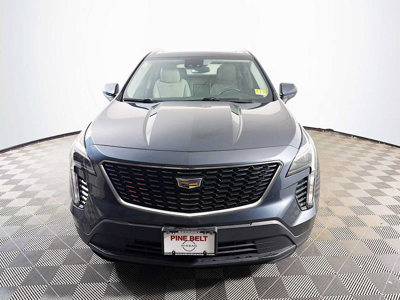 Used 2021 Cadillac XT4 Luxury w/ Cold Weather Package AWD/4WD image 2