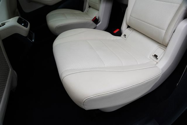 Used 2023 Mercedes-Benz GLS 450 4MATIC image 24
