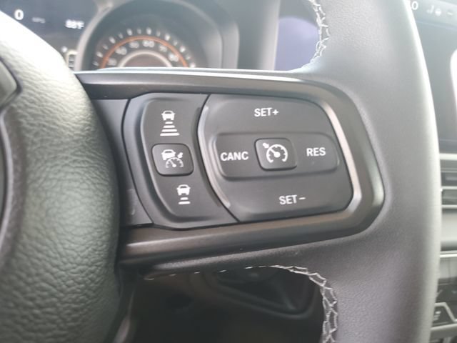 Used 2025 Jeep Gladiator Rubicon w/ Convenience Group AWD/4WD image 22