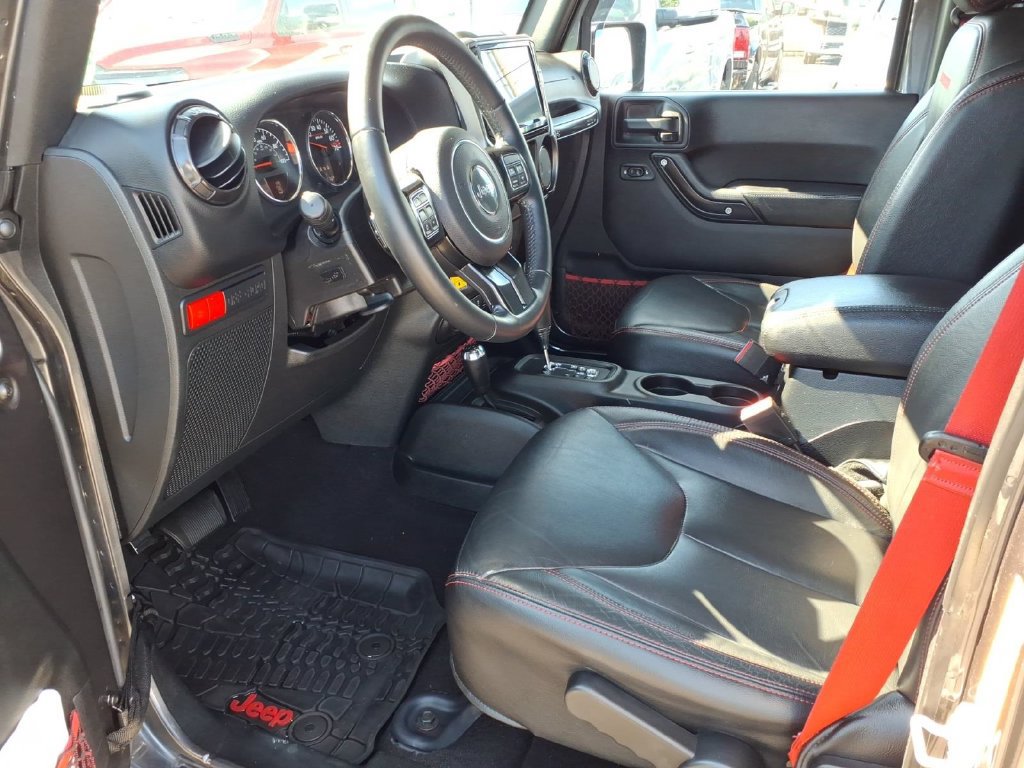 Used 2017 Jeep Wrangler Unlimited Rubicon AWD/4WD image 10