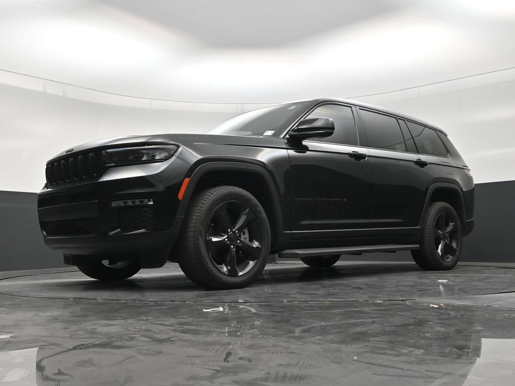 Used 2024 Jeep Grand Cherokee L Limited w/ Black Appearance Package AWD/4WD image 19