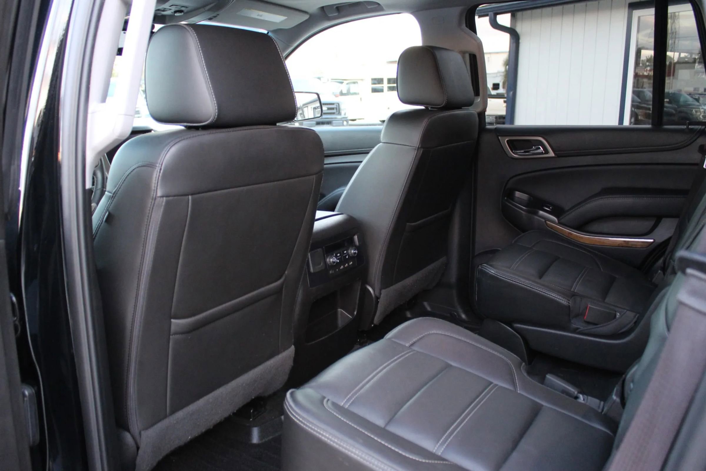 Used 2017 GMC Yukon Denali w/ Open Road Package image 27