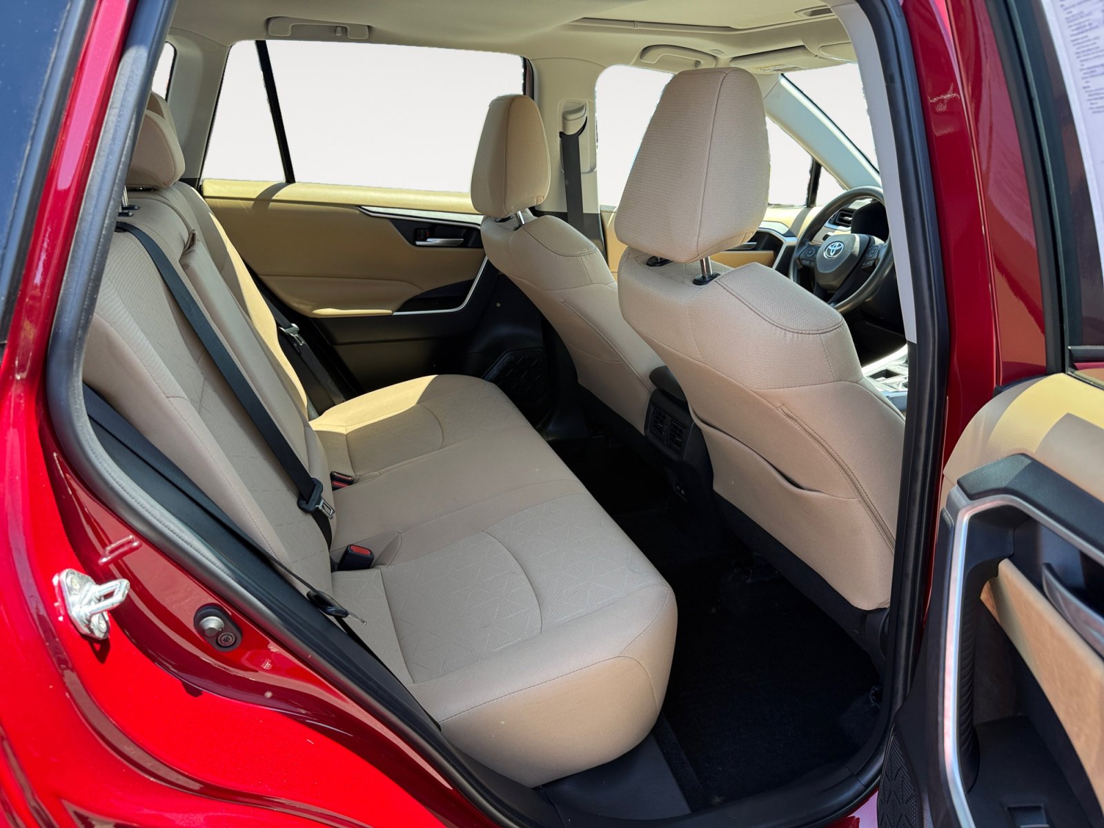 Used 2025 Toyota RAV4 XLE w/ Convenience Package FWD image 18