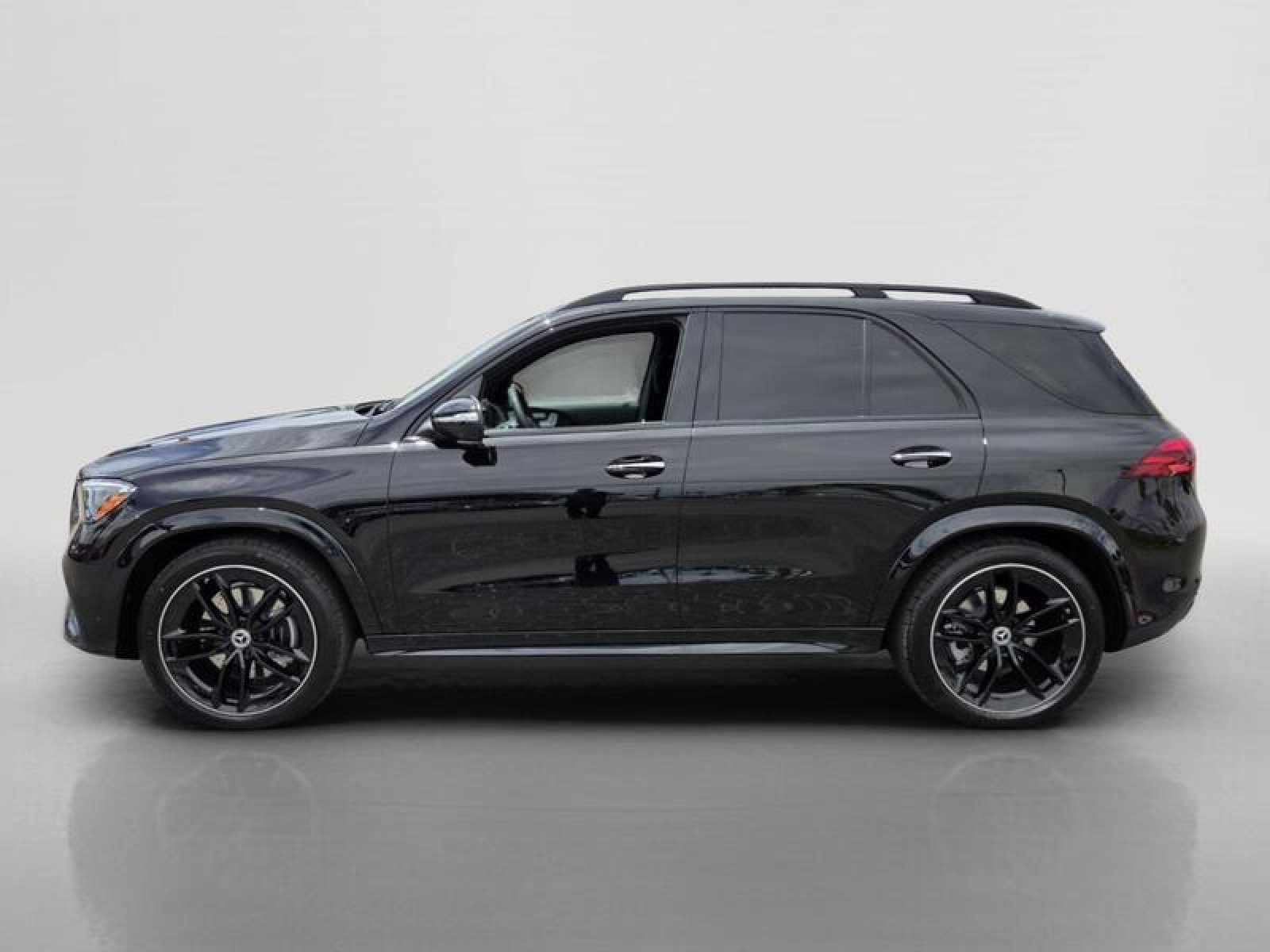 New 2026 Mercedes-Benz GLE 580 4MATIC image 2