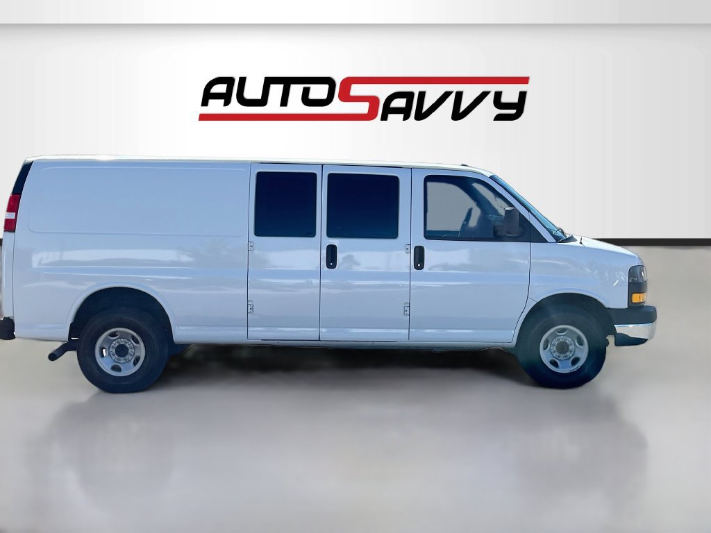 Used 2025 GMC Savana 3500 Extended w/ Driver Convenience Package RWD image 8
