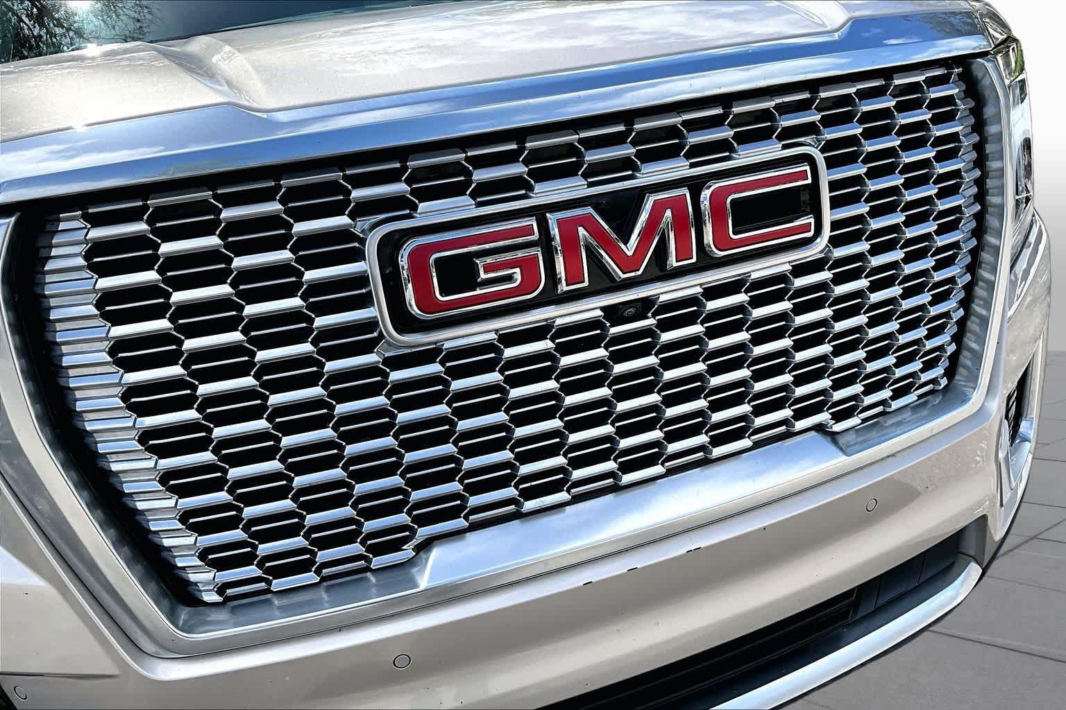 Used 2024 GMC Yukon Denali w/ Advanced Technology Package AWD/4WD image 59