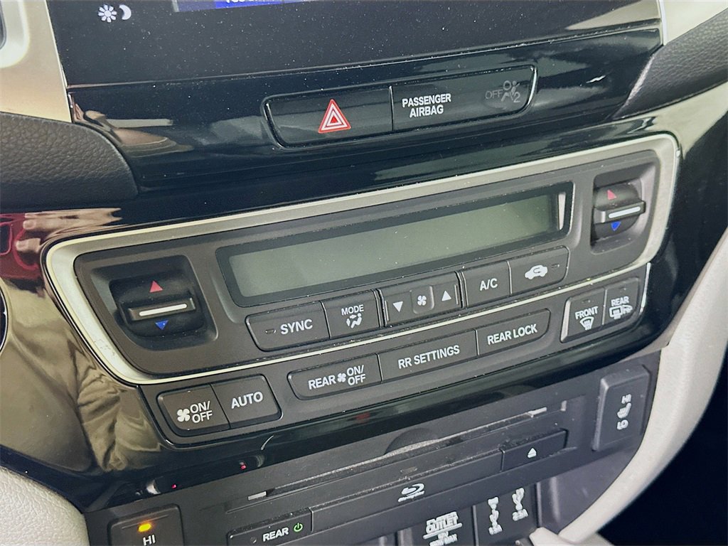 Used 2017 Honda Pilot Touring image 28