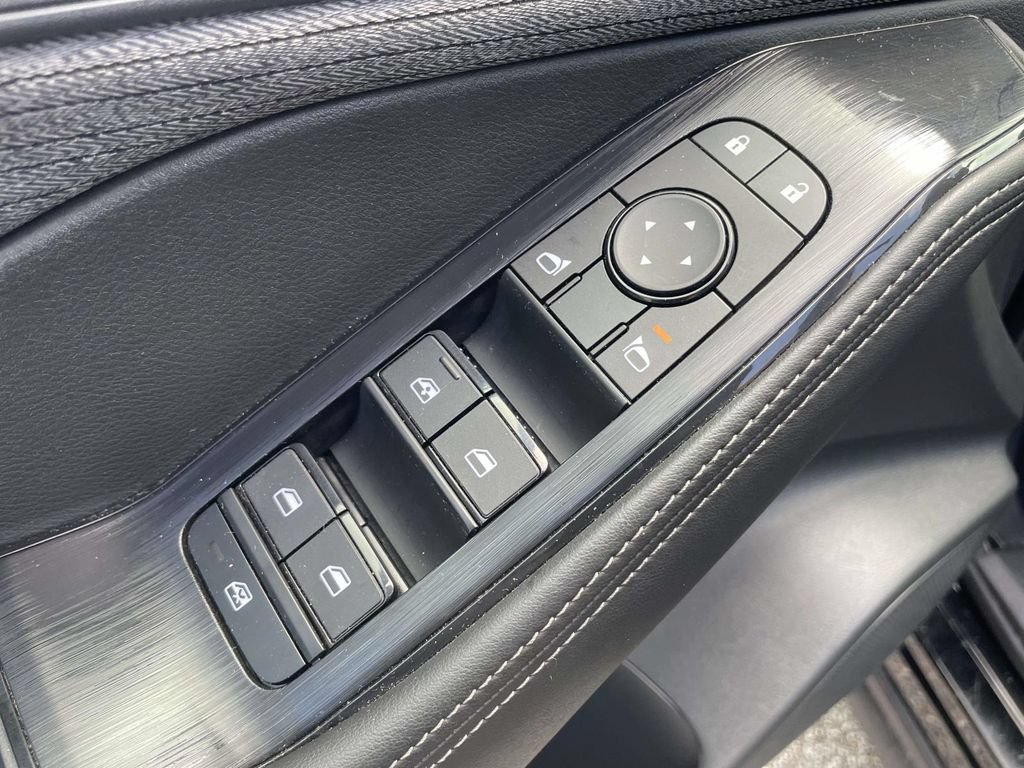 Used 2023 Nissan Rogue SV AWD/4WD image 16