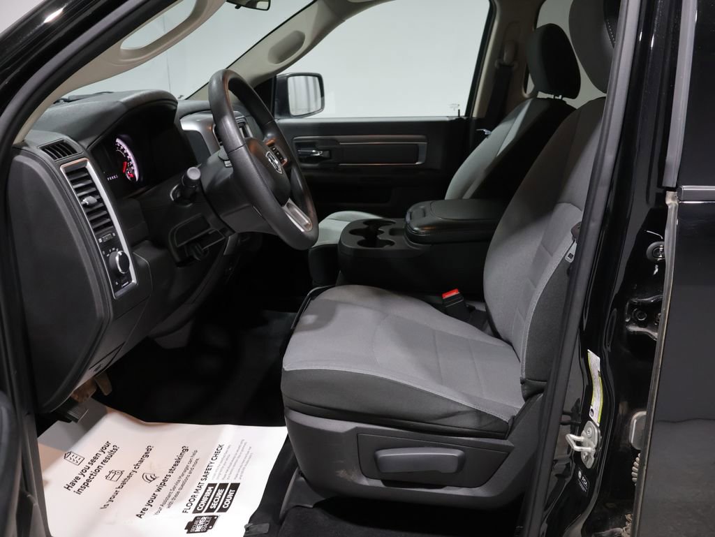 Used 2023 RAM 1500 Classic SLT AWD/4WD image 10