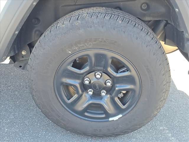 Used 2024 Jeep Wrangler Sport image 7