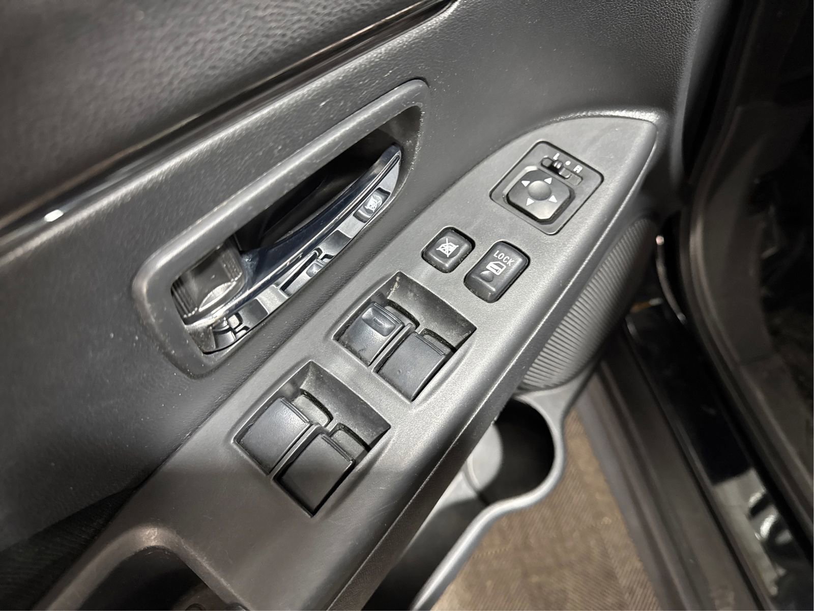 Used 2023 Mitsubishi Outlander Sport ES image 29