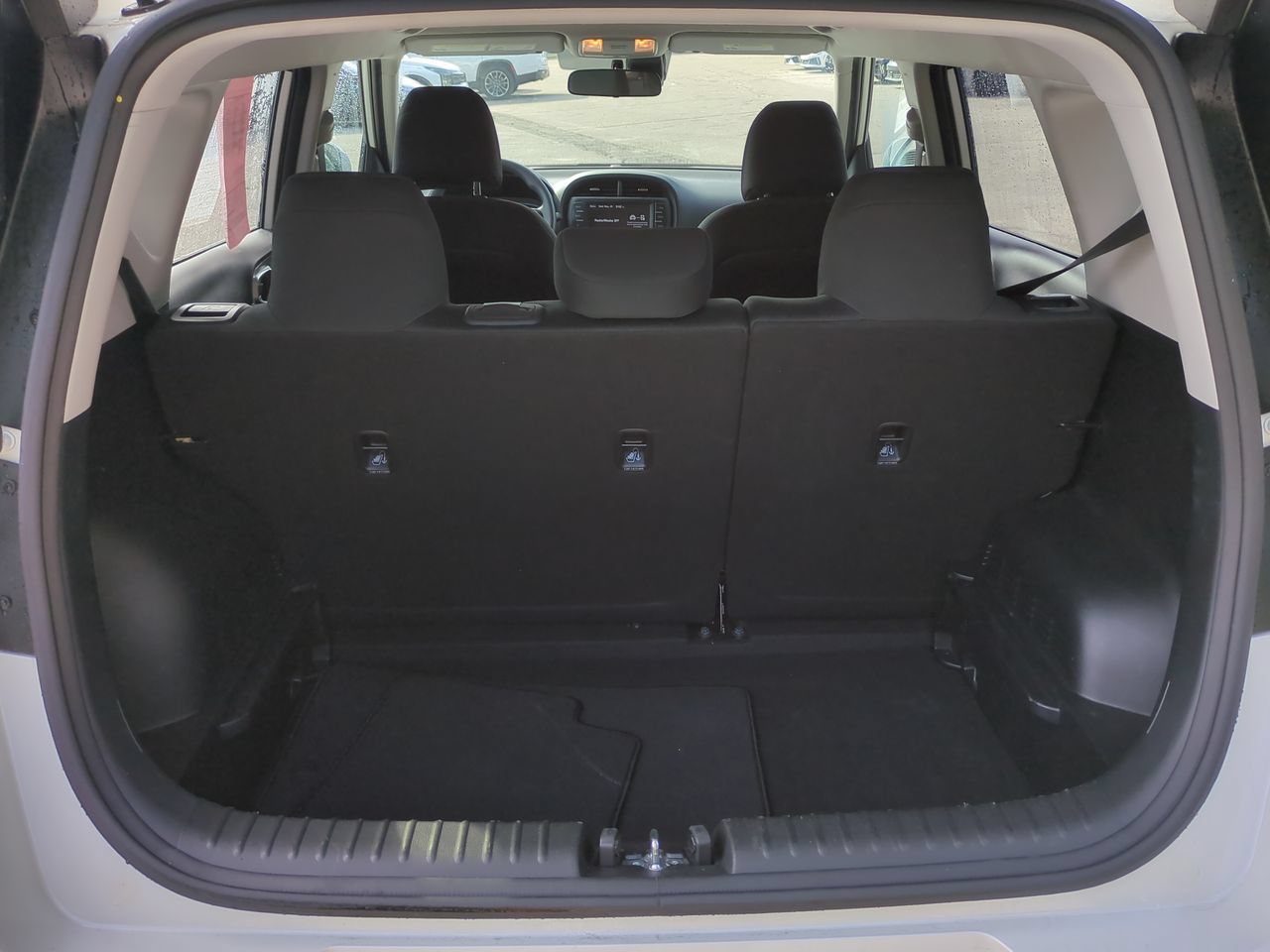 Certified 2025 Kia Soul LX w/ LX Technology Package FWD image 12