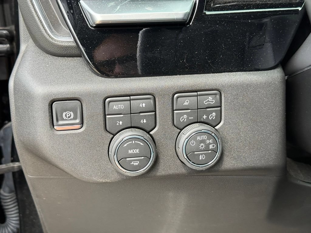 Used 2026 Chevrolet Silverado 1500 LTZ AWD/4WD image 19