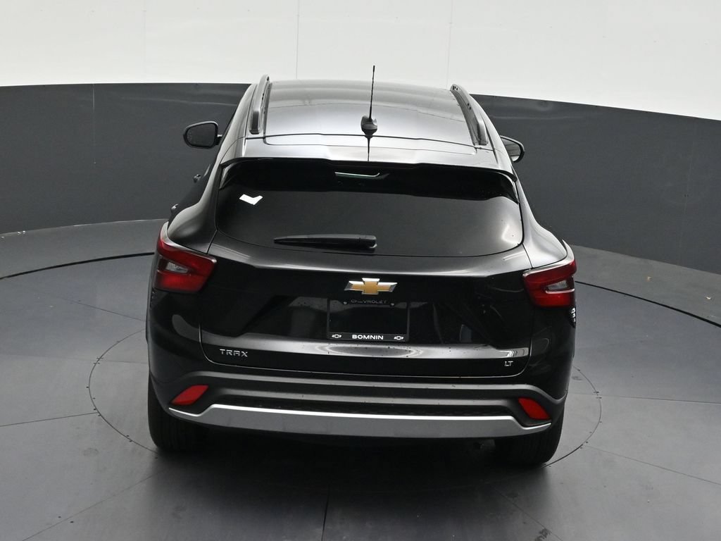Used 2025 Chevrolet Trax LT FWD image 18