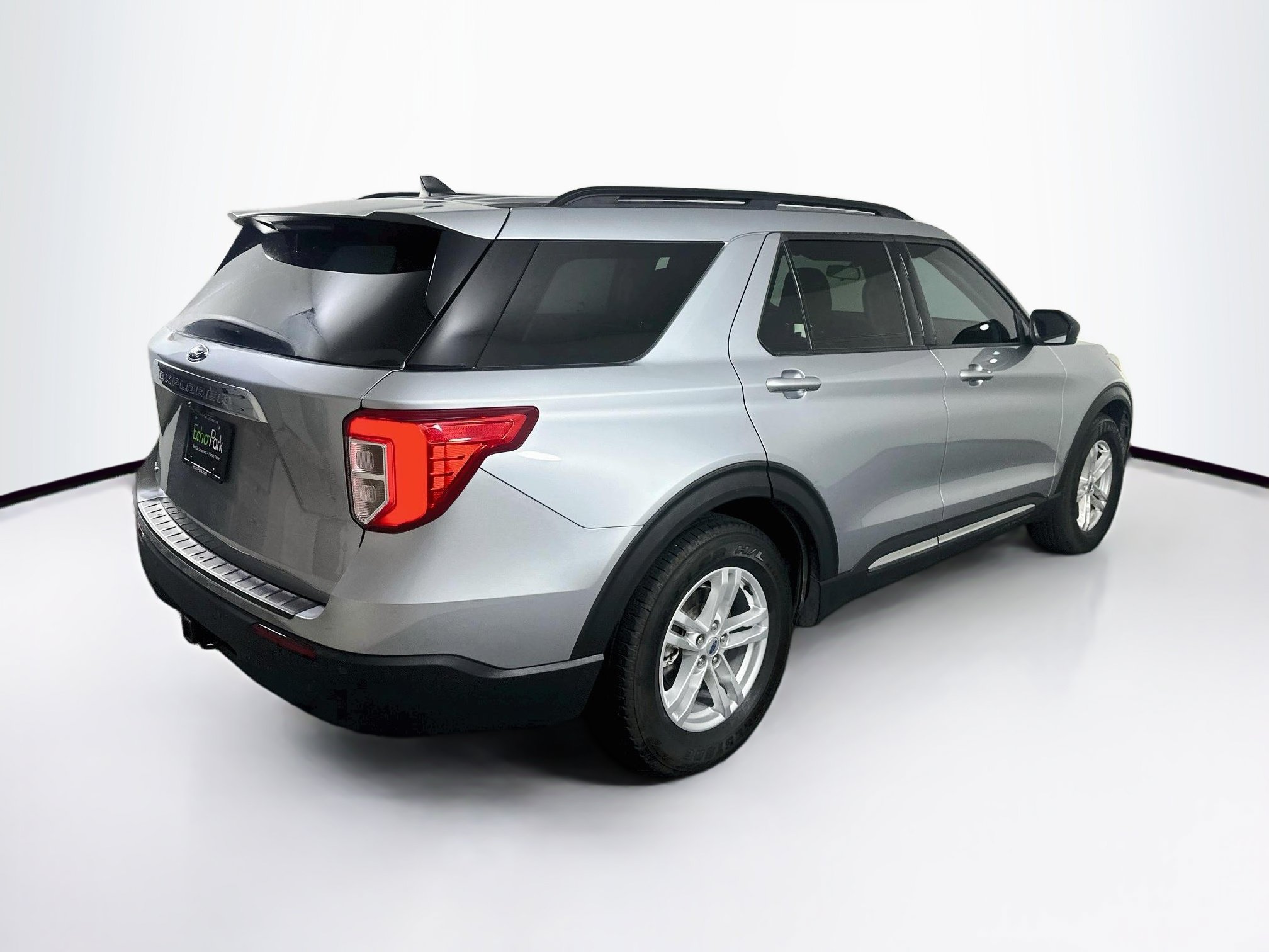 Used 2022 Ford Explorer XLT w/ Class IV Trailer Tow Package RWD image 9