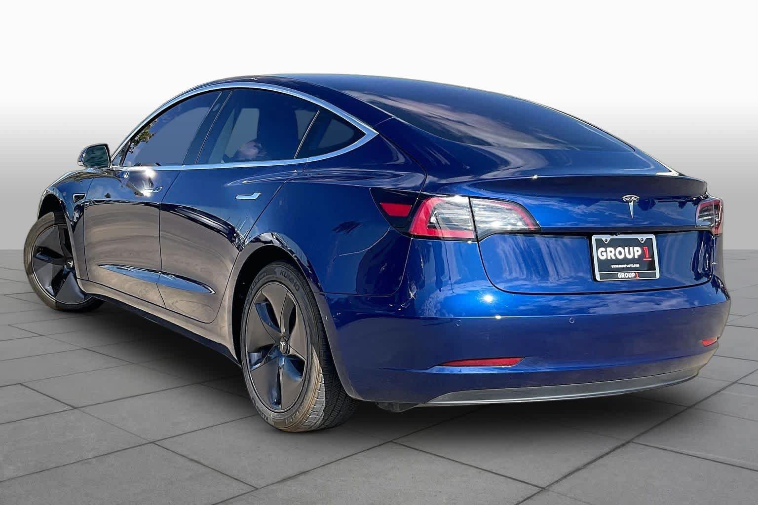 Used 2019 Tesla Model 3 Standard Range RWD image 9