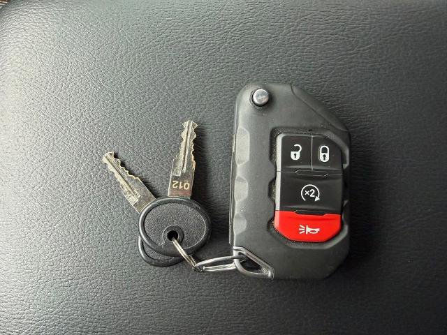 Used 2023 Jeep Gladiator Overland AWD/4WD image 27