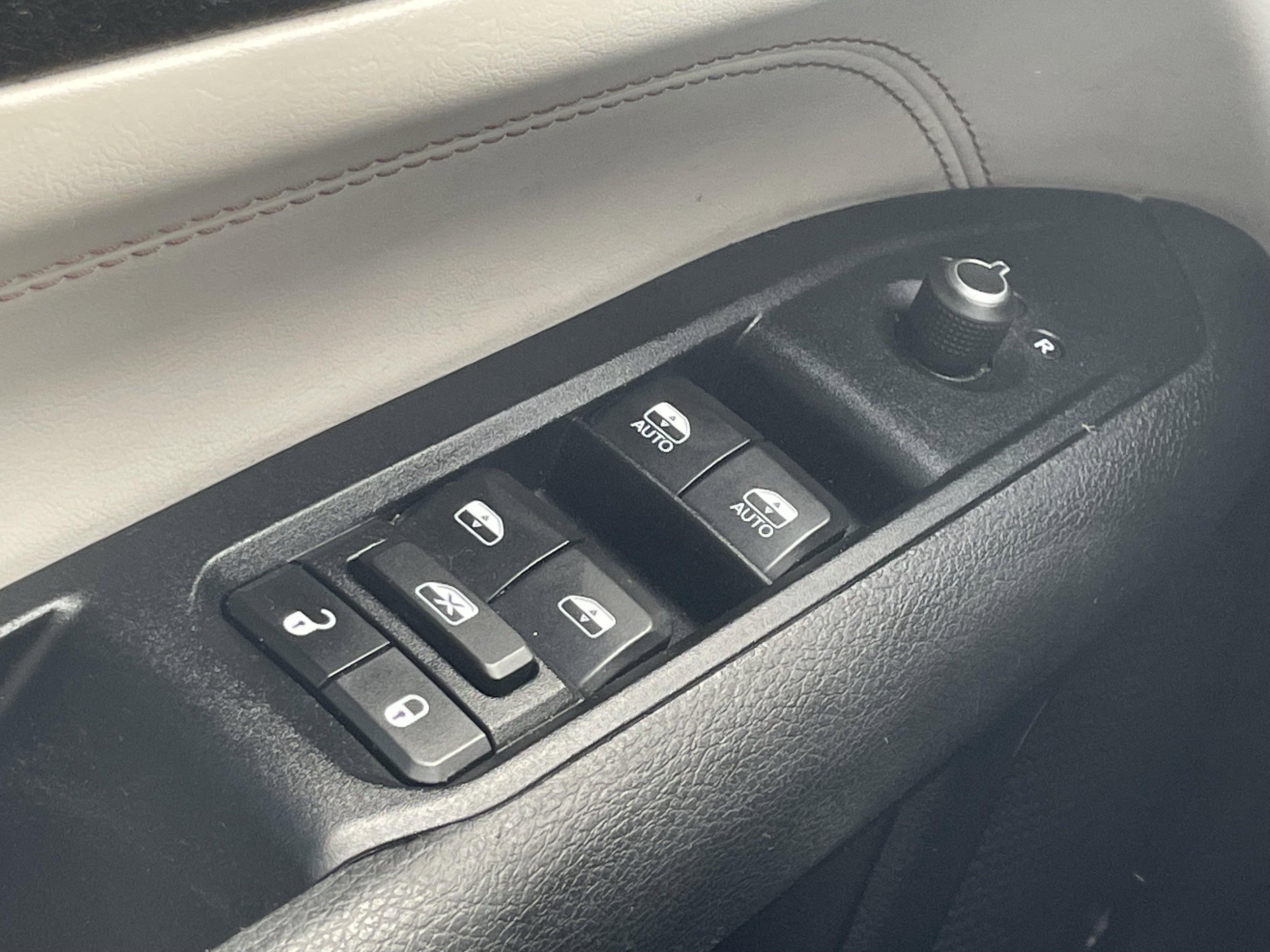 Used 2022 Jeep Compass Limited image 16