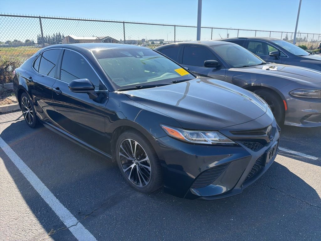Used 2019 Toyota Camry SE w/ Accessory Appearance Package