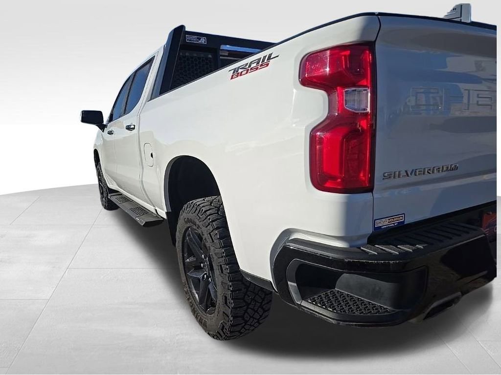 Used 2021 Chevrolet Silverado 1500 LT Trail Boss w/ Convenience Package II image 4
