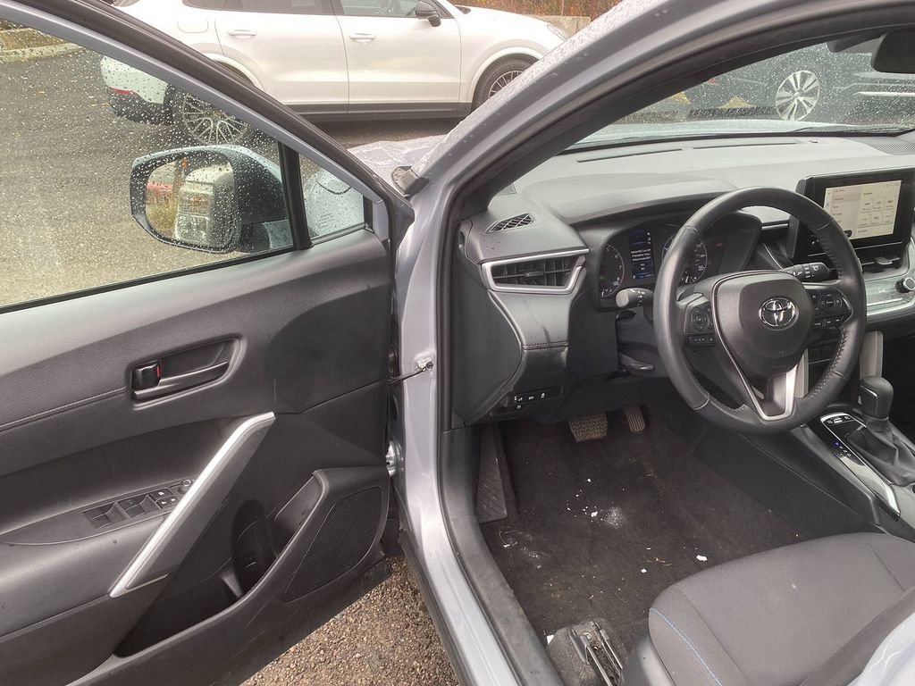 Used 2024 Toyota Corolla Cross SE image 10