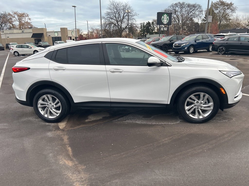 Used 2024 Buick Envista Preferred w/ Convenience I Package image 4