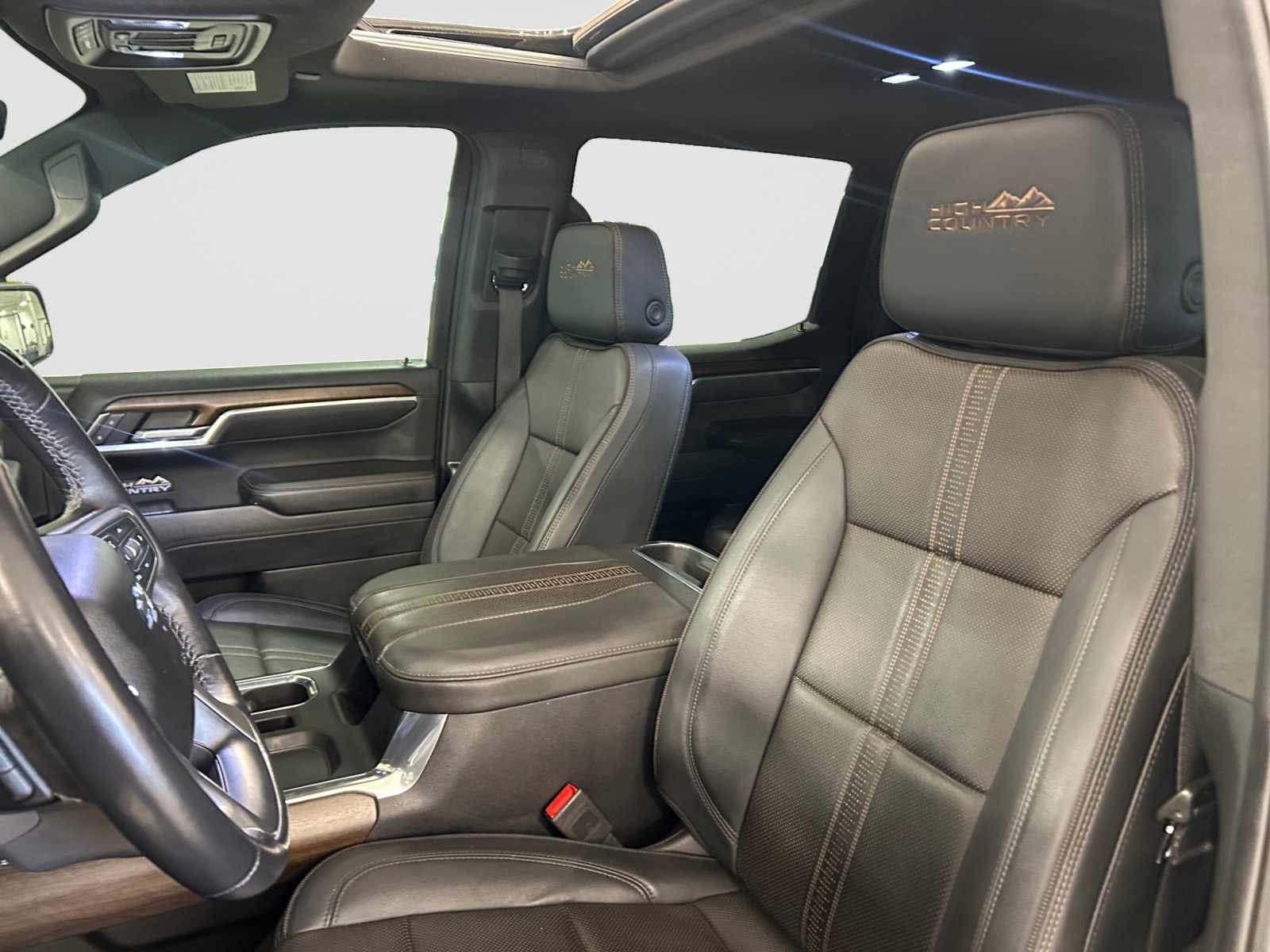 Used 2025 Chevrolet Silverado 1500 High Country w/ High Country Premium Package AWD/4WD image 14