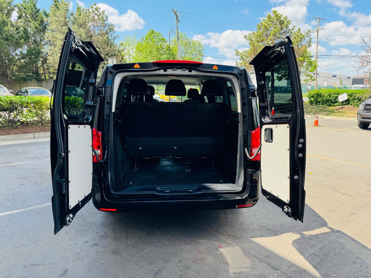 Used 2017 Mercedes-Benz Metris Passenger image 21