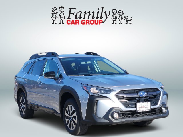Used 2025 Subaru Outback Premium AWD/4WD image 2
