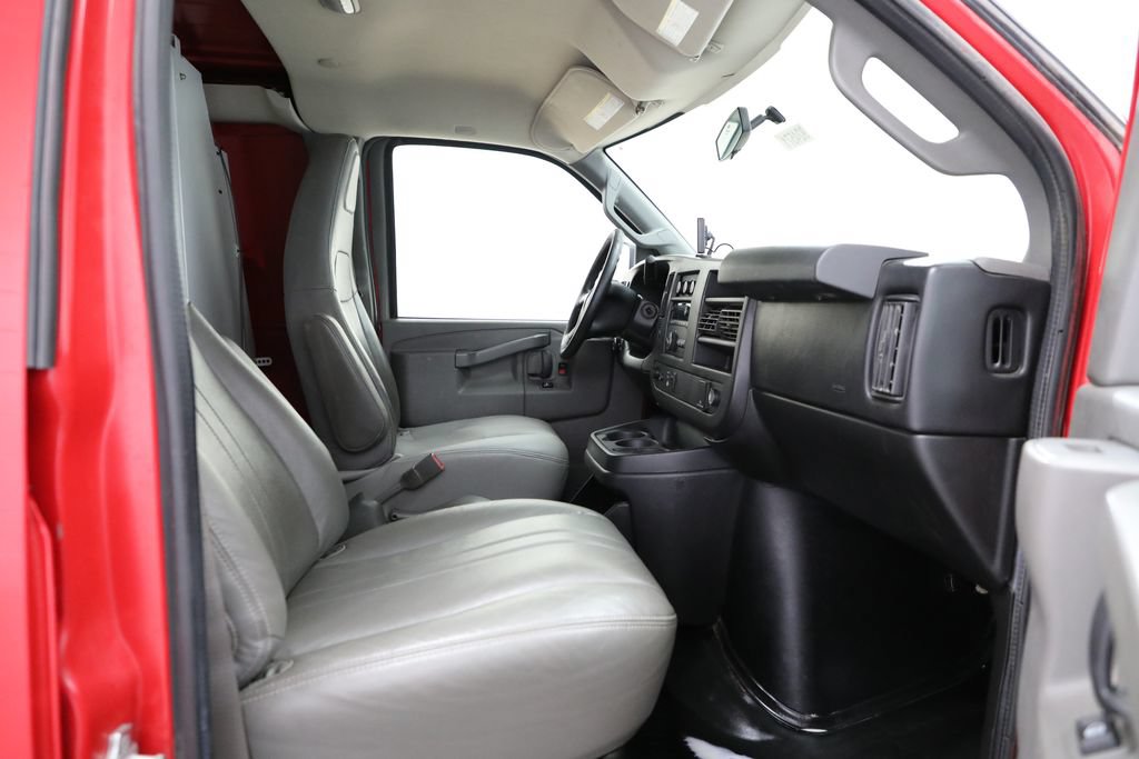 Used 2016 Chevrolet Express 3500 RWD image 7