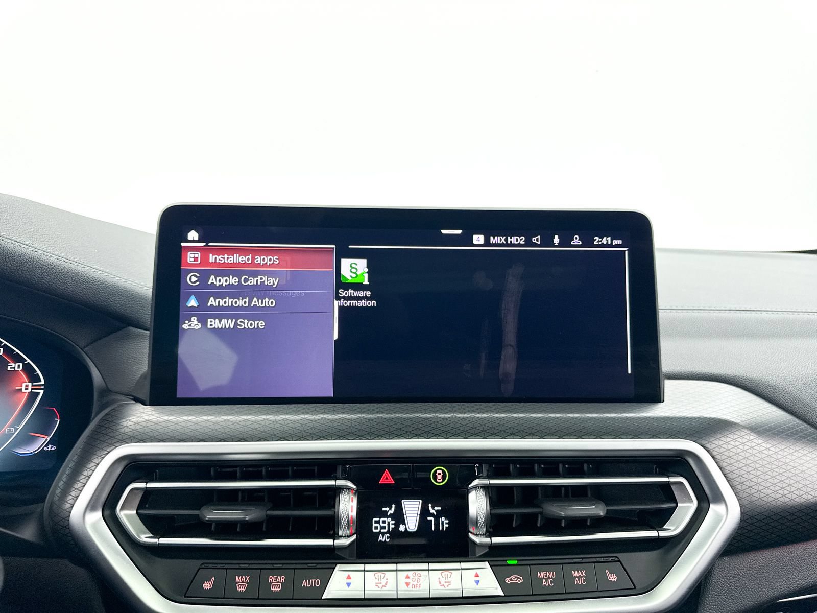 Used 2024 BMW X4 M40i w/ Parking Assistance Package AWD/4WD image 25