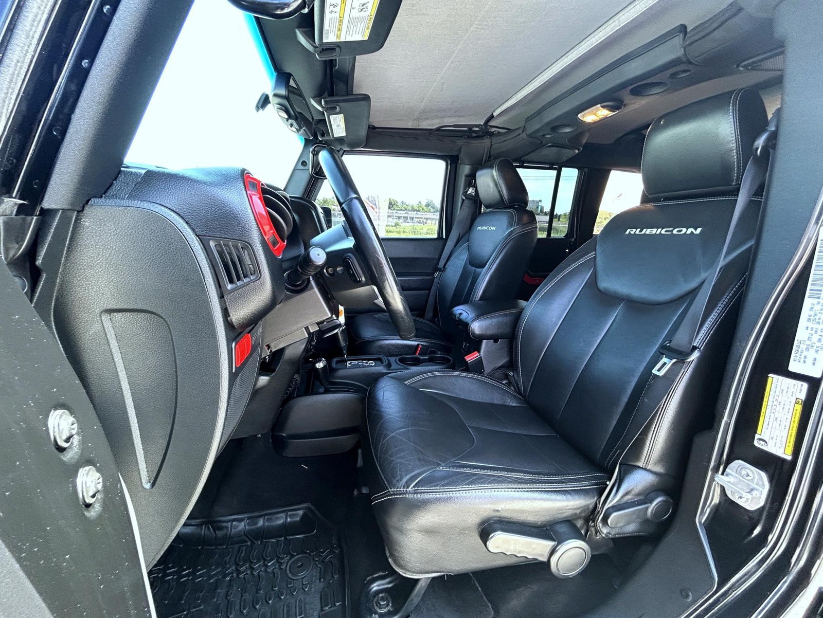 Used 2015 Jeep Wrangler Unlimited Rubicon AWD/4WD image 10