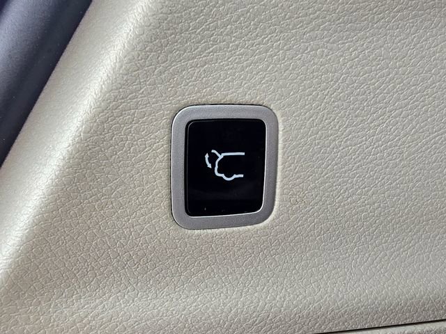 Certified 2024 Chrysler Pacifica Touring-L image 29