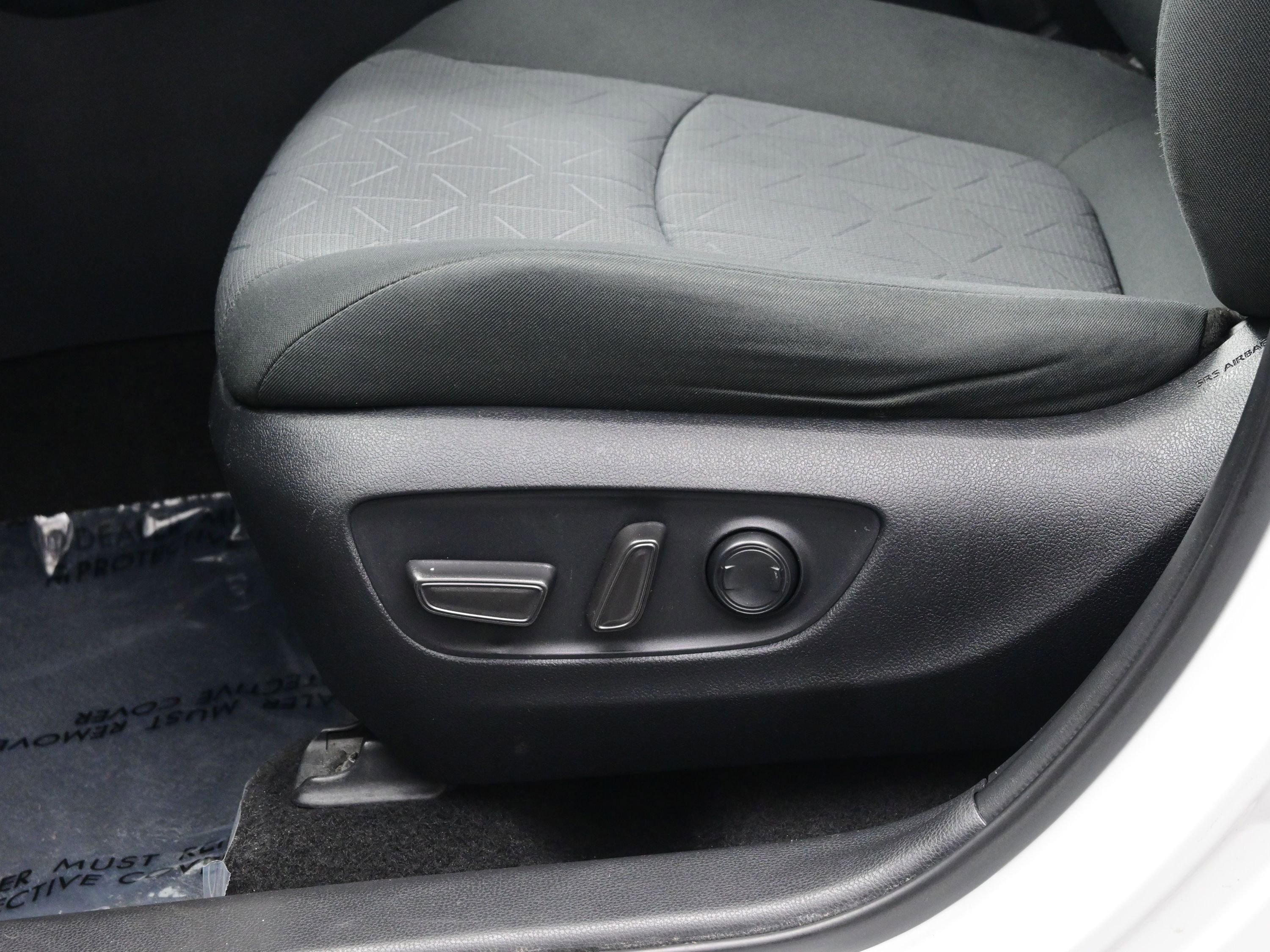 Used 2021 Toyota RAV4 XLE AWD/4WD image 11