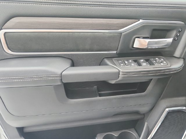New 2026 RAM 2500 Laramie AWD/4WD image 42
