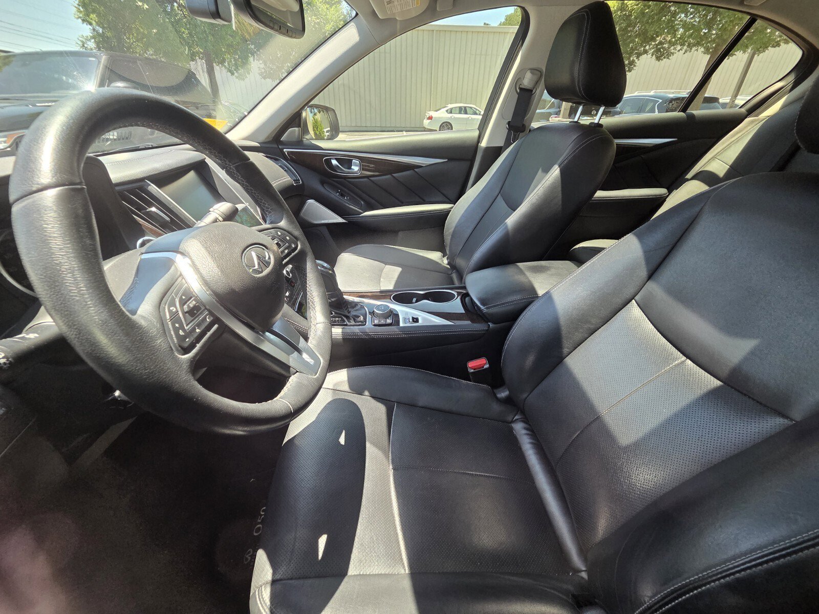 Used 2018 INFINITI Q50 Luxe w/ Sensory Package (Luxe) RWD image 6