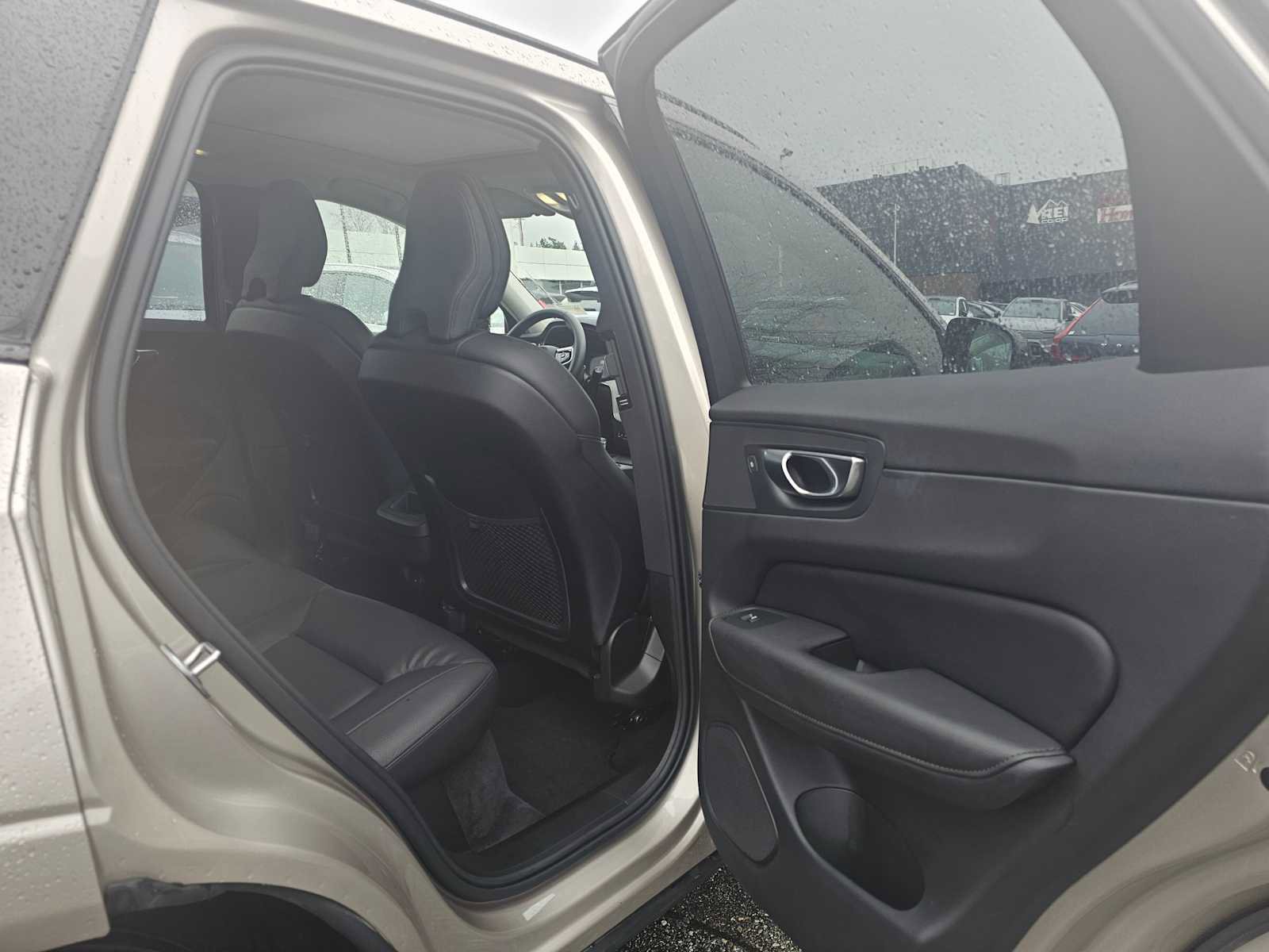 Certified 2025 Volvo XC60 B5 Plus AWD/4WD image 12